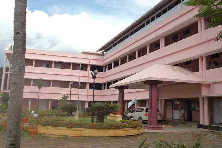 https://cache.careers360.mobi/media/colleges/social-media/media-gallery/19410/2021/7/21/Campus View of Sree Narayana College of Technology Kollam_Campus-view.jpg